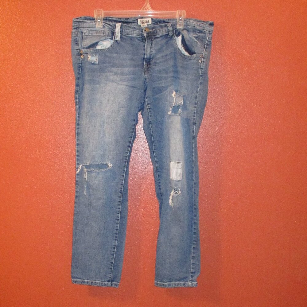 MUDD Jeans Woman Size 15 Distressed Pockets Outdoor Travel Denim Blue Jeans